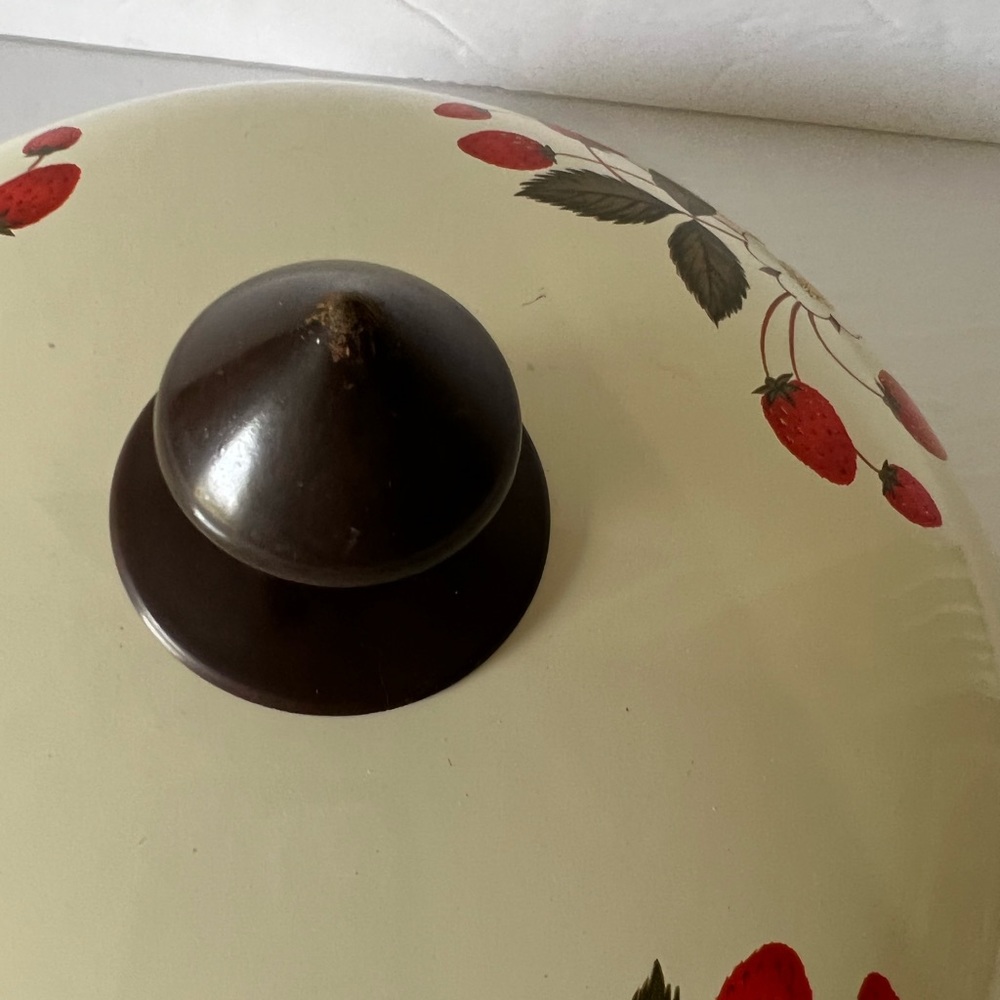 VTG Sheffield Strawberries 'n Cream Cookware Replacement Lid 9 3/4" Area Damage - Picture 9 of 9